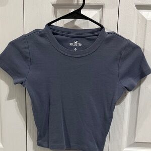 Hollister Women's Dark Blue Short Sleeve Tee